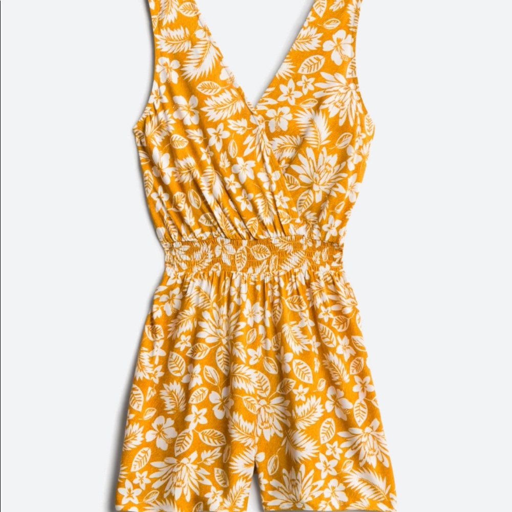 Stitch fix- Fortune & Ivy - Yara Smoked Waist Romper- large
